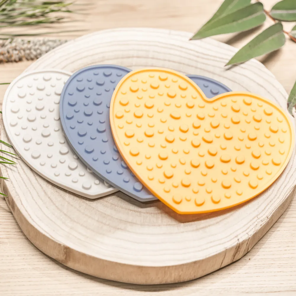 Sunset Citrus Heart Licking Mat